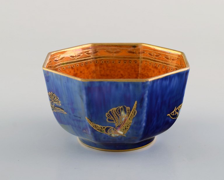 Wedgwood, England. "Fairy" bowl in luster glaze decorated with birds. 1940