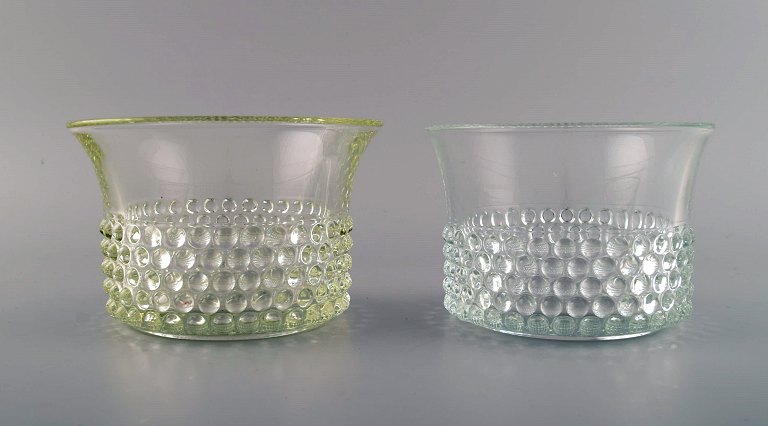 Saara Hopea for Nuutajärvi. To skåle i kunstglas. Knoppet design. 1960/70