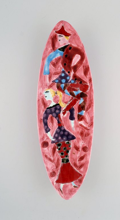 Elio Schiavon (1925-2004), Venice. Unique dish in hand-painted glazed ceramics. 
Dancing couple on pink background. Late-20th century.
