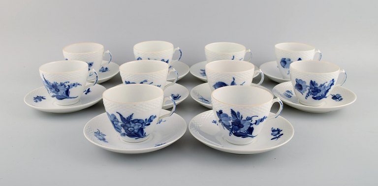 Royal Copenhagen Blå Blomst Flettet kaffeservice til ti personer. Modelnummer 
10/8261. Midt 1900-tallet. 
