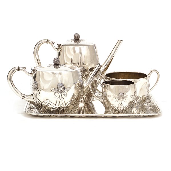 N. G. Henriksen for A. Michelsen, Copenhagen. Silver coffee and Teaset. Dated 
1915-16. W: 2.613gr