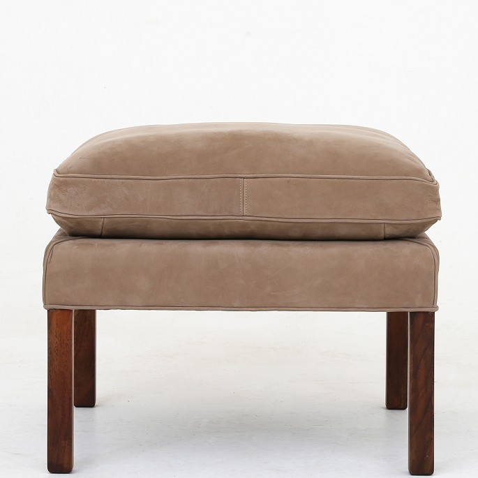 Børge Mogensen / Fredericia Furniture
BM 2202 - Reupholstered foot stool in Royal Nubuck aniline leather. KLASSIK 
offers upholstery of the foot stool with fabric or leather of your choice.
Availability: 6-8 weeks
Renovated
