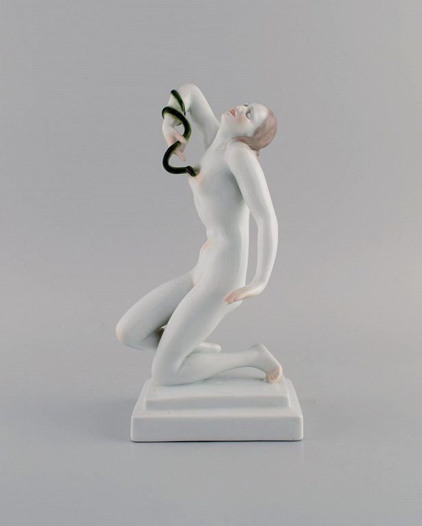 Art deco Herend porcelænsfigur. Cleopatra med slange. Midt 1900-tallet.
