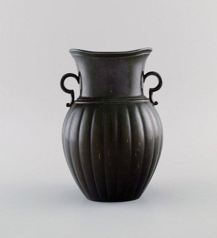 Just Andersen. Vase i diskometal. 1940