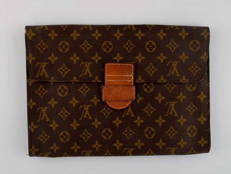 Vintage Louis Vuitton folder. Monogram canvas. 1970s.
