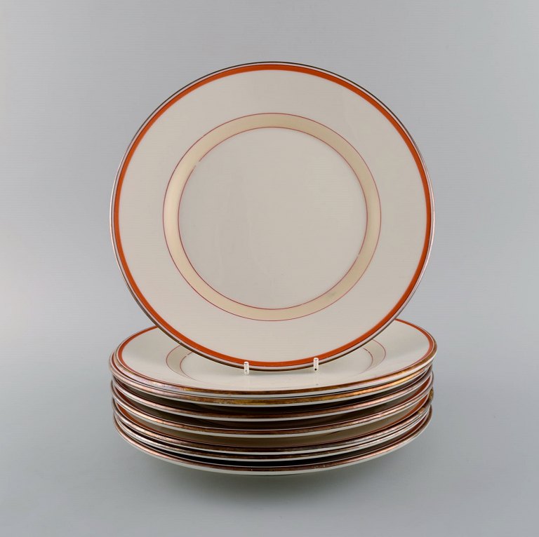 Christian Joachim for Royal Copenhagen. "The Spanish pattern". Eight dinner 
plates in hand-painted porcelain. Produced from 1931-1970.
