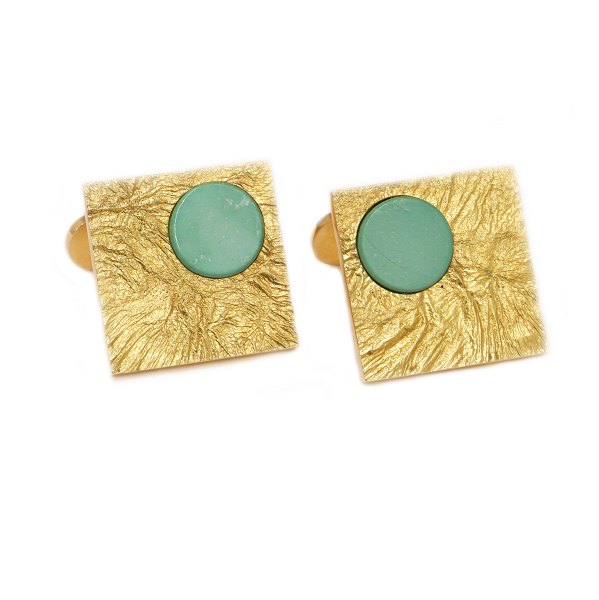 Pair of 14 kt gold cuff links by Bent Gabrielsen, Denmark. W: 23,gr. Size: 
20x20mm