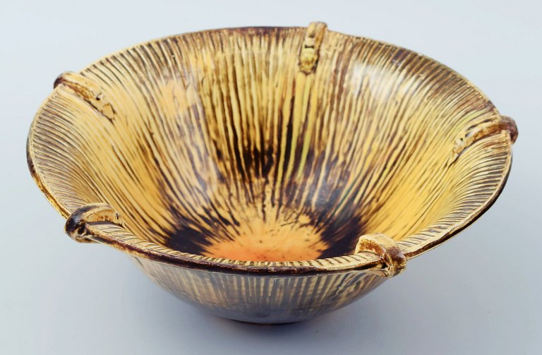 Svend Hammershøi for Kähler, Denmark.
Large bowl in glazed stoneware.