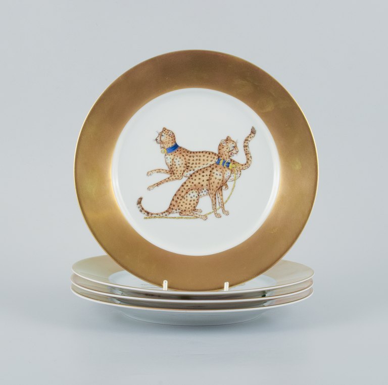 Porcelaine de Paris (Décor - Chasses Royales).
Fire tallerkner hånddekoreret med geparder og gulddekoration.