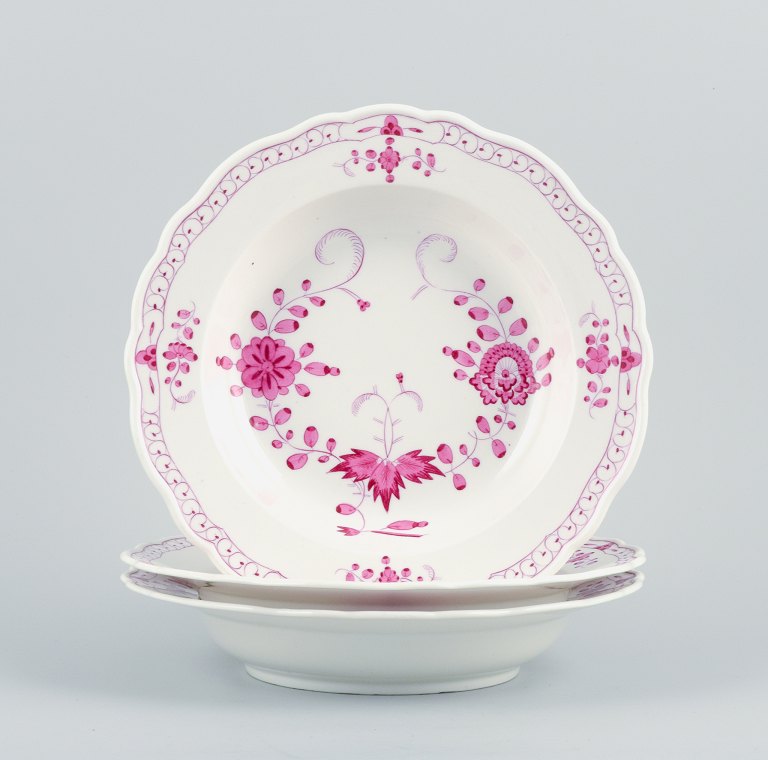 Meissen, Germany, Pink Indian, a set of three deep plates.