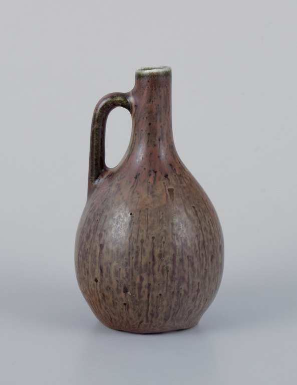 Carl Harry Stålhane for Rörstrand, miniature kande/vase i grønbrune nuancer.