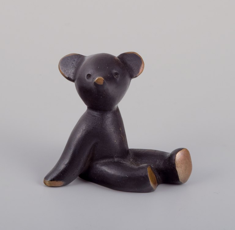 Walter Bosse (1904-1979), Østrig. Miniature bamsebjørn i bronze.