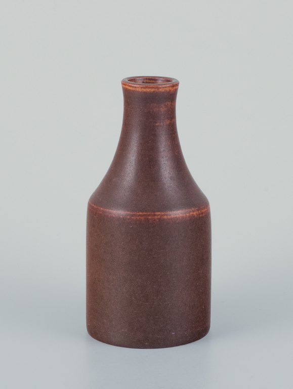 Ingrid and Erich Triller, Sweden.
Unique ceramic vase decorated with brown-toned glaze.