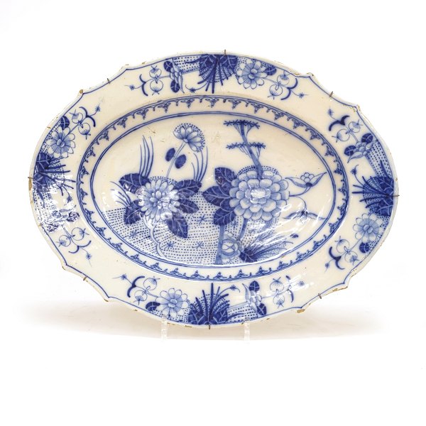 Oval faience plate. St. Kongensgade, Copenhagen, circa 1750. L: 45cm