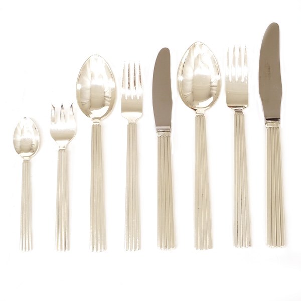 Georg Jensen sterlingsilver Bernadotte cutlery for 12 persons by Sigvard 
Bernadotte. 128 pieces