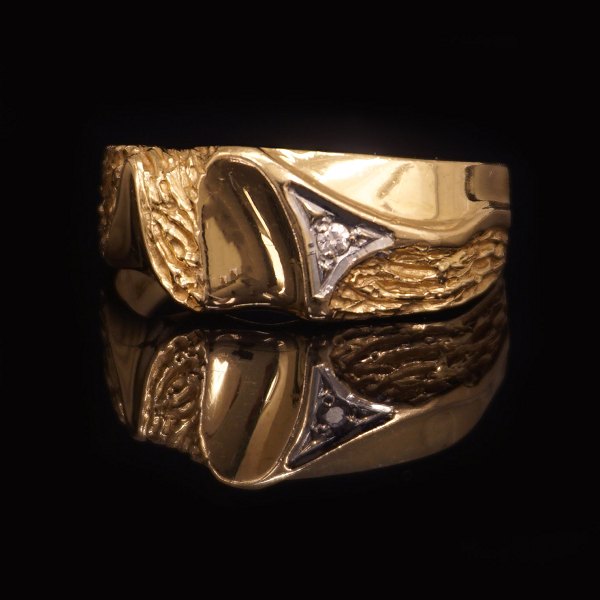 Lapponia 18kt gold ring with a diamond of 0,02ct. Ringsize 63,5