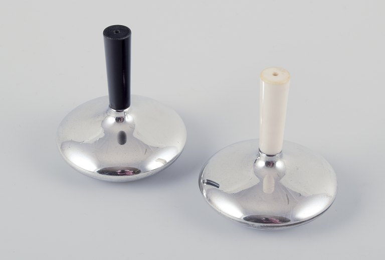 Cohr salt and pepper shakers in silver plate.