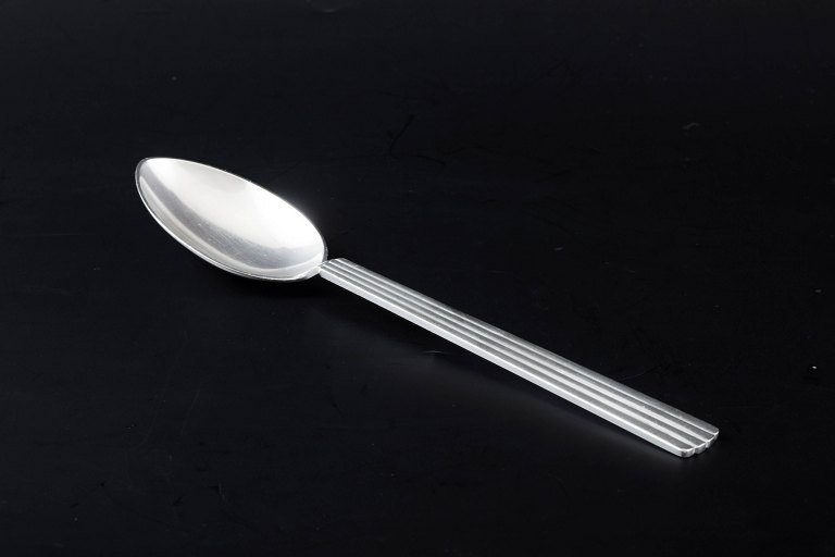 Georg Jensen, Bernadotte
Sterling silver dessert spoon