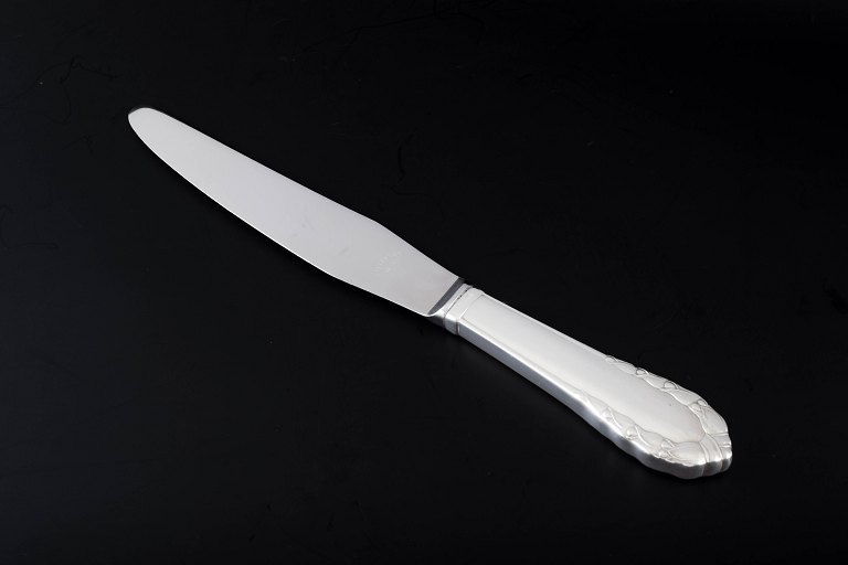 Georg Jensen
Dinner knife in the pattern “Liljekonval” (Lily of the Valley).