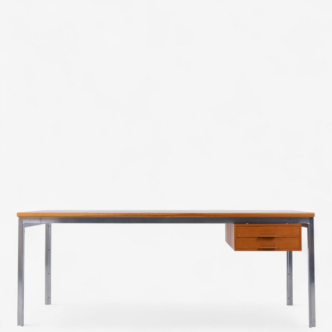 Poul Kjærholm / Fritz Hansen.PK 55 - Work table/desk with top and drawer module in Oregon pine and steel frame. From 1985. Manufacturer