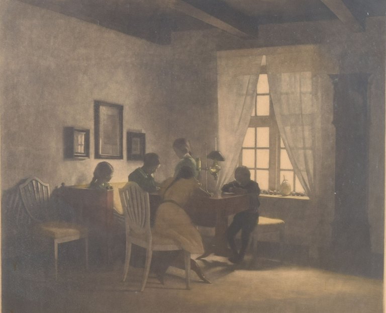 Peter Ilsted (1861–1933)Interiør med familie ved bordet.Farvetryk (mezzotint).