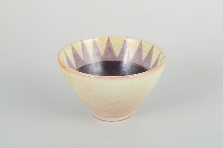 Carl-Harry Stålhane for Rörstrand
Bowl, mid-20th century.
