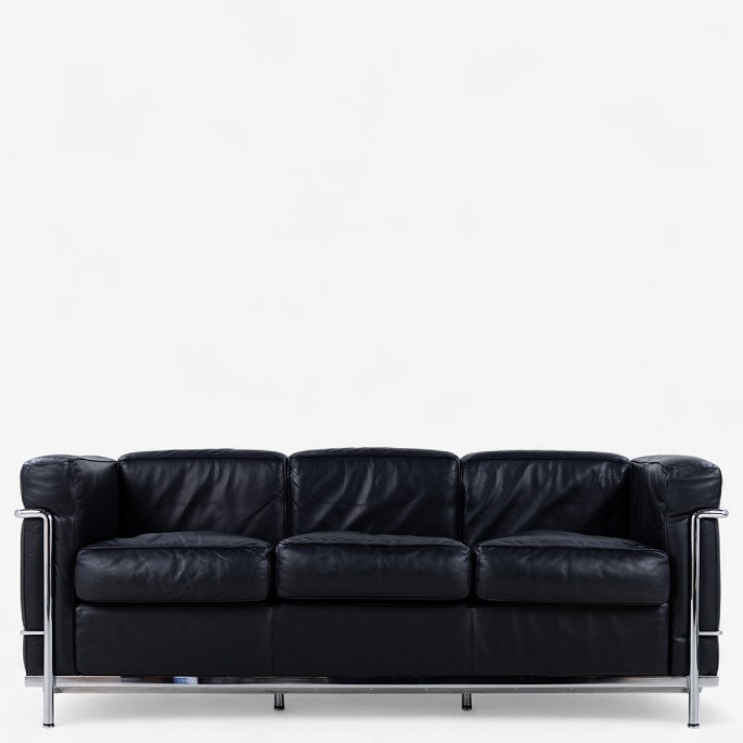 Le Corbusier / Cassina.LC 2/3 - 3rd seater sofa in original black leather with steel frame. Manufacturer