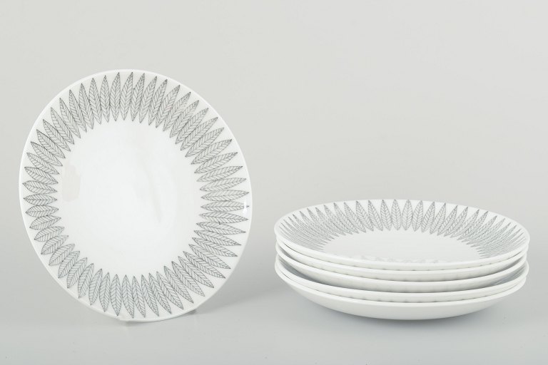 Stig Lindberg for Gustavsberg
Six Cake plates ‘Salix’, mid-20th century.
