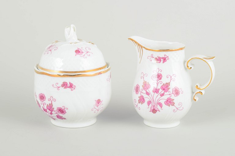 Holloháza, Hungary
Flødekande og sukkerskål, midt 1900-tallet.