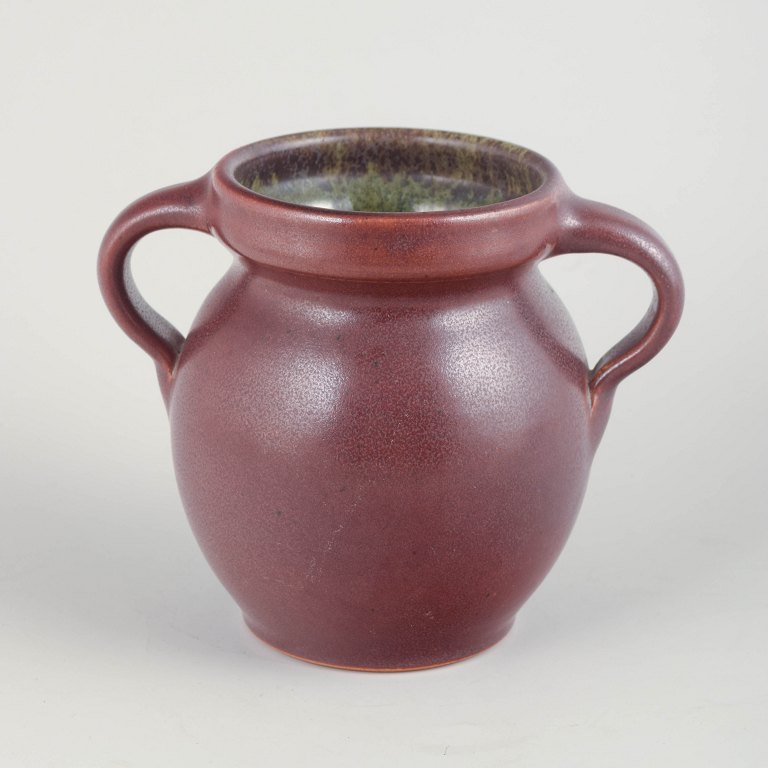 Rothenburg, TysklandUnika vase med to hanke, 1970’erne.