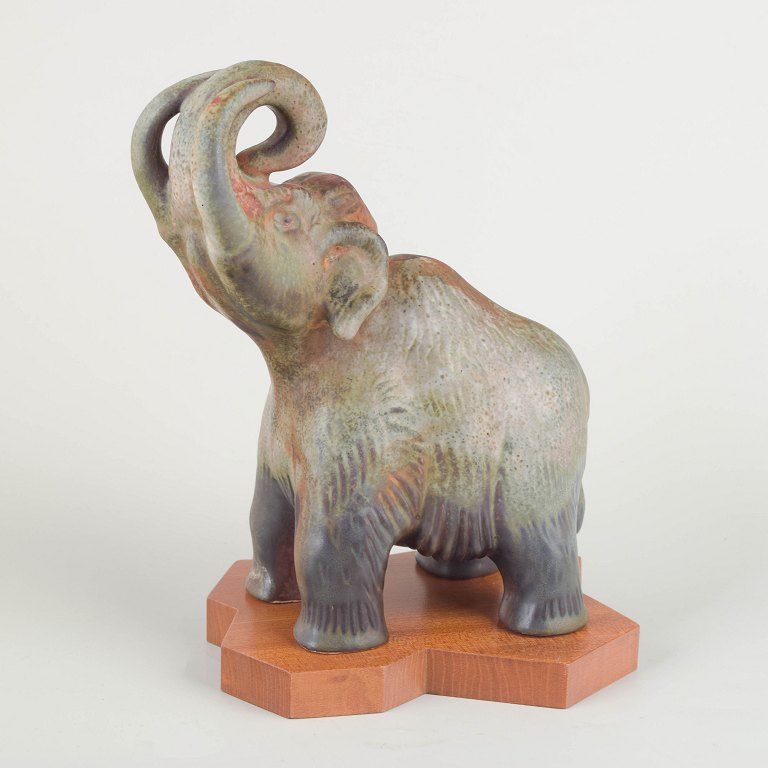 Gunnar Nylund for RörstrandMammut, sjælden model, midten af 1900-tallet.