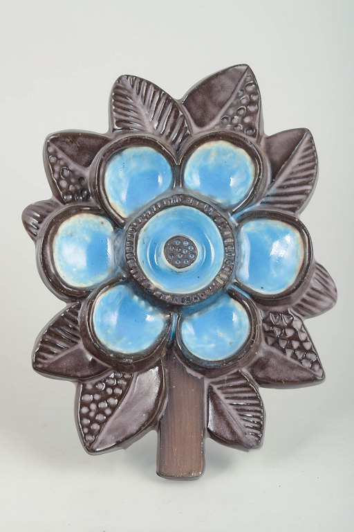 Irma Yourstone for Upsala Ekeby, vægrelief.