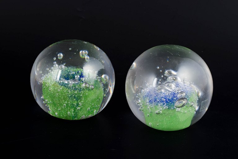 Göran Wärff for Kosta Boda, brevpressere.