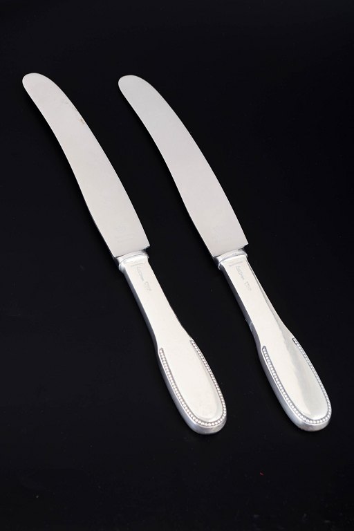 Evald Nielsen, two dinner knives. Model number 14.