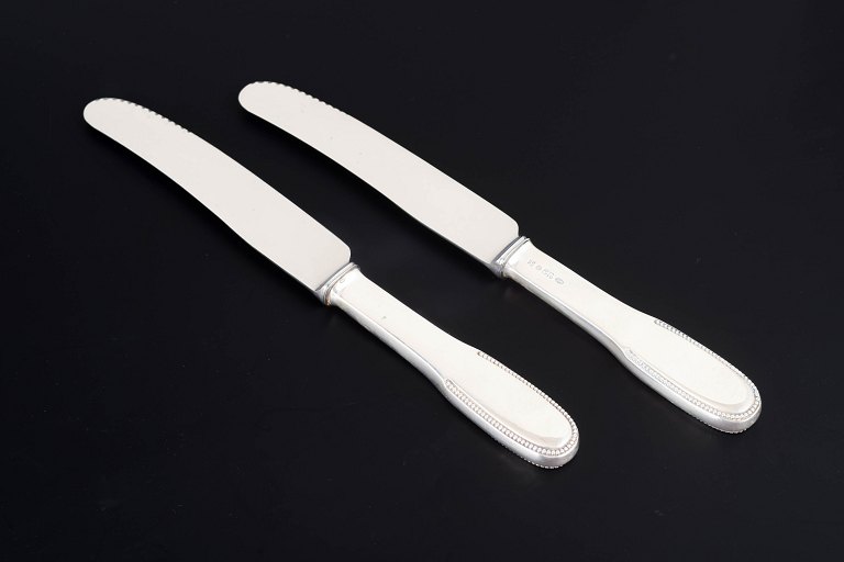 Evald Nielsen dinner knives, two pieces. Model number 14.