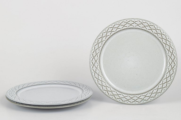 Jens Harald Quistgaard for Kronjyden / Bing & Grøndahl, sæt med tre frokosttallerkener.
