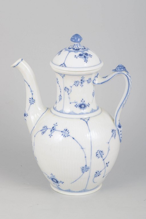 Royal Copenhagen Musselmalet Riflet, meget stor kaffekande.