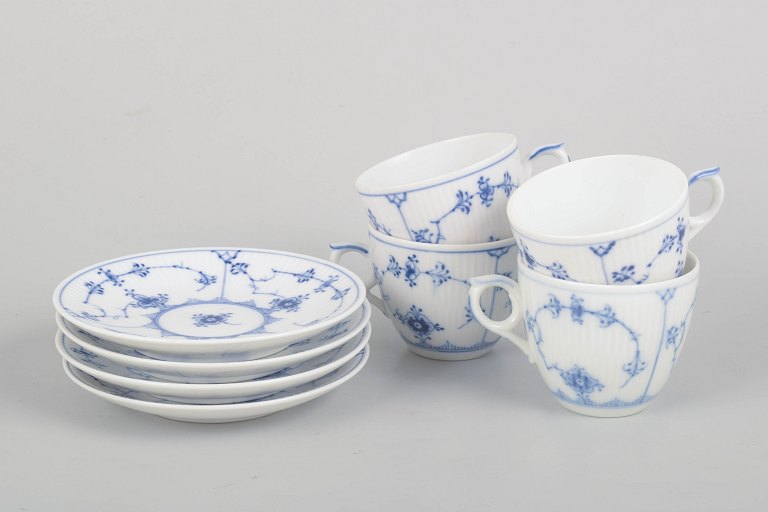 Royal Copenhagen, Musselmalet Riflet, sæt med fire kaffekopper og underkopper.