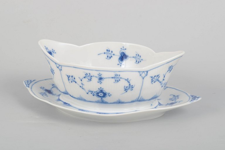 Royal Copenhagen, Musselmalet Riflet, sovsekande på fast fad.