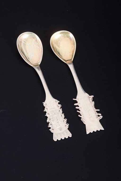 Pair of Swedish Sámi spoons in gilt 830 silver.